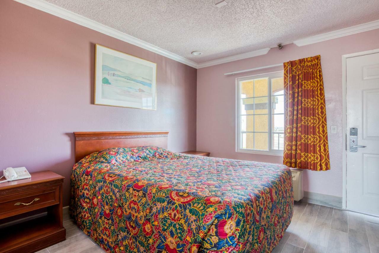 Hotel Corona Ca - Hwy 91 Dış mekan fotoğraf