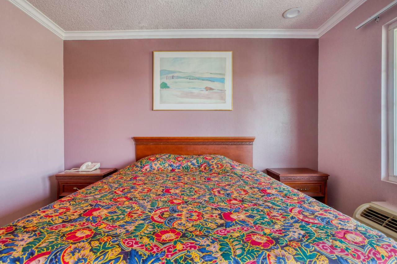 Hotel Corona Ca - Hwy 91 Dış mekan fotoğraf