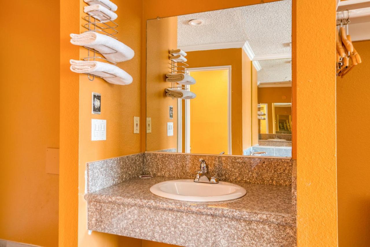 Hotel Corona Ca - Hwy 91 Dış mekan fotoğraf